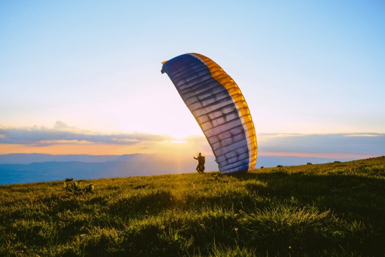 Apprendre le parapente : baptême, stage et prix pour débuter