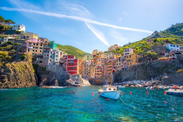 Manarola au coucher du soleil, étape pour visiter les 5 Terres en 3 jours